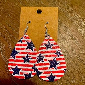 Red/blue earrings*want 1 or more set of earrings I will do separate deal mess me